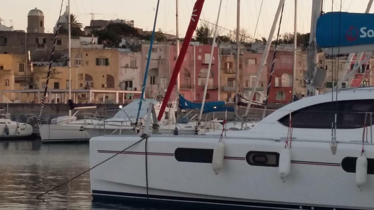 Casa Geltrude Al Porto Villa Procida Exteriör bild